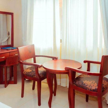 Sapphire Hotel Entebbe Kigo Kajansi エクステリア 写真