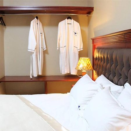 Sapphire Hotel Entebbe Kigo Kajansi エクステリア 写真