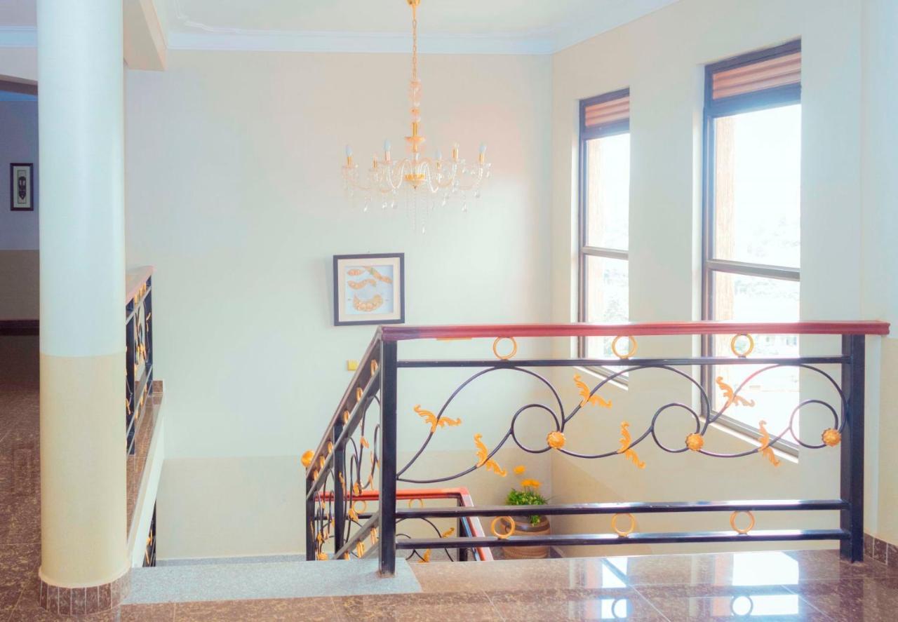 Sapphire Hotel Entebbe Kigo Kajansi エクステリア 写真