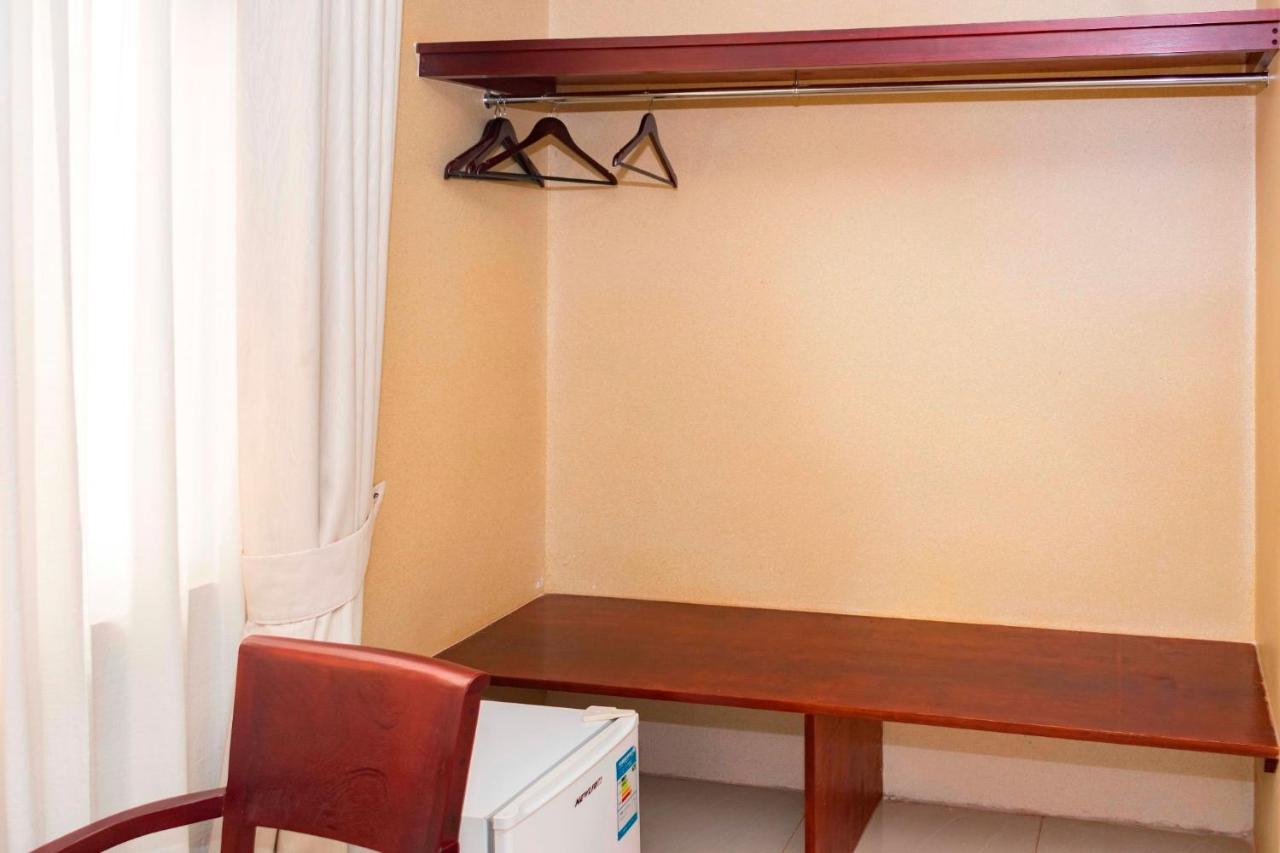 Sapphire Hotel Entebbe Kigo Kajansi エクステリア 写真