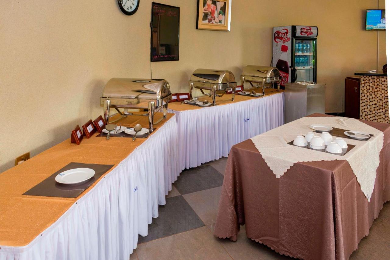 Sapphire Hotel Entebbe Kigo Kajansi エクステリア 写真