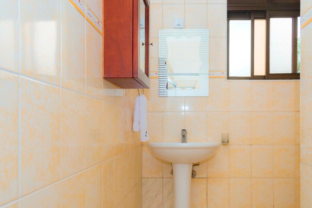 Sapphire Hotel Entebbe Kigo Kajansi エクステリア 写真