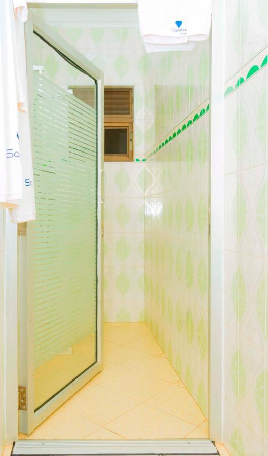 Sapphire Hotel Entebbe Kigo Kajansi エクステリア 写真