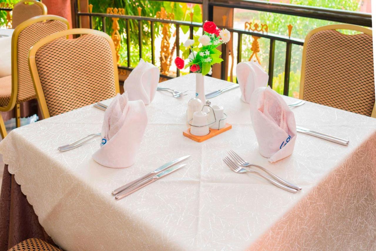 Sapphire Hotel Entebbe Kigo Kajansi エクステリア 写真