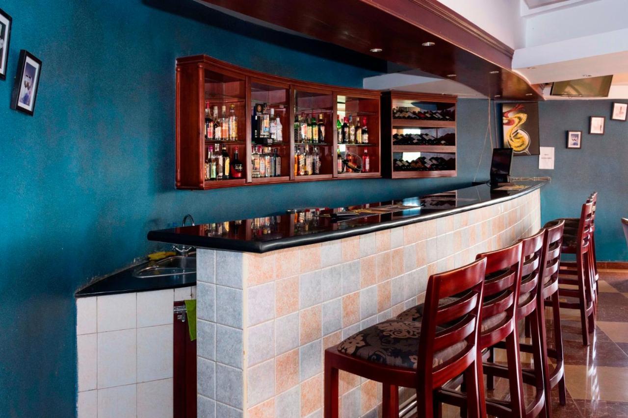 Sapphire Hotel Entebbe Kigo Kajansi エクステリア 写真