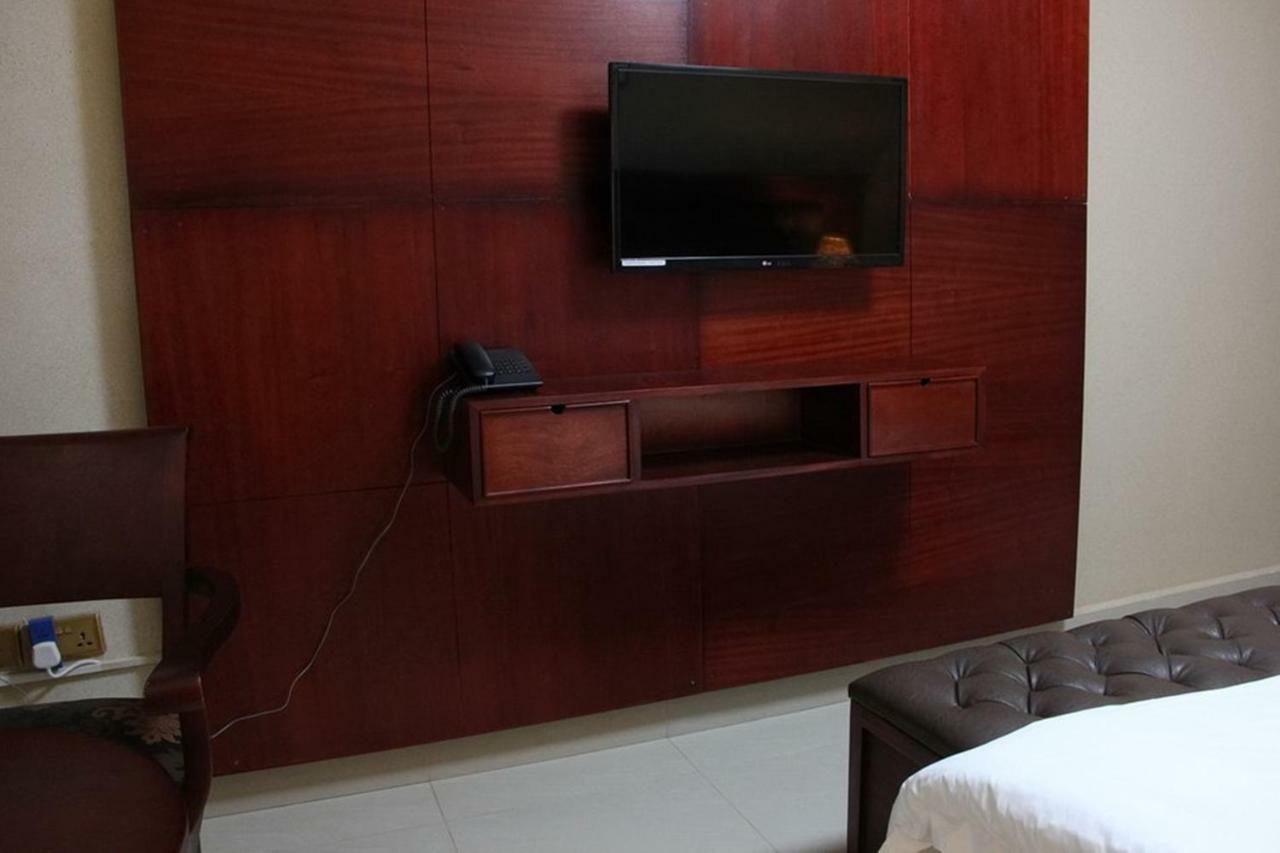 Sapphire Hotel Entebbe Kigo Kajansi エクステリア 写真