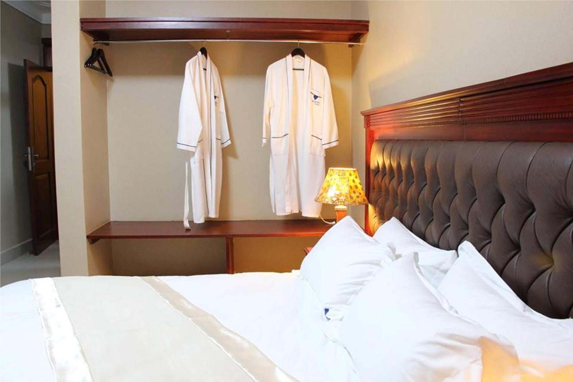 Sapphire Hotel Entebbe Kigo Kajansi エクステリア 写真