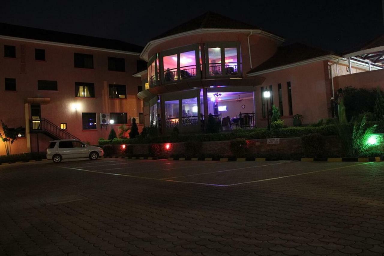 Sapphire Hotel Entebbe Kigo Kajansi エクステリア 写真