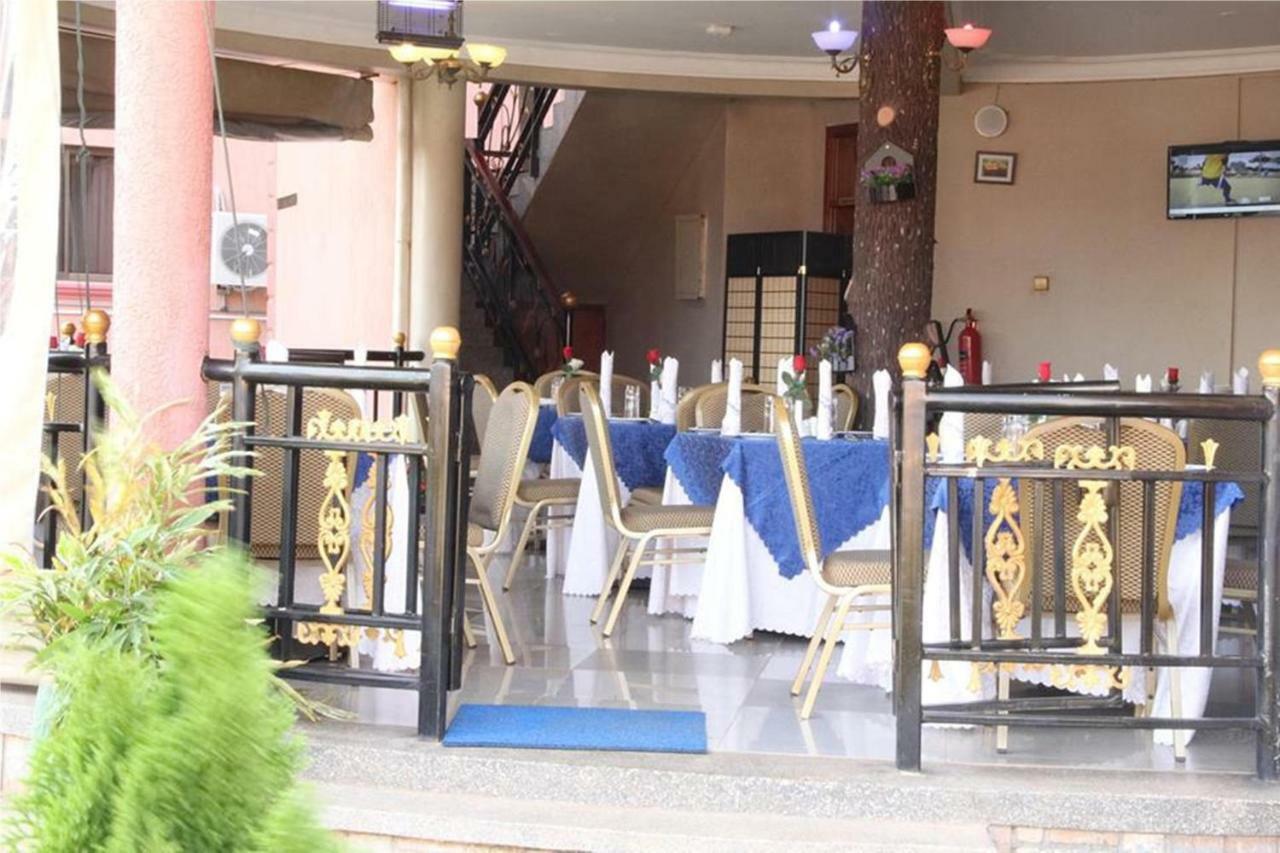 Sapphire Hotel Entebbe Kigo Kajansi エクステリア 写真