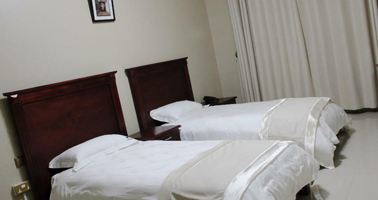 Sapphire Hotel Entebbe Kigo Kajansi エクステリア 写真